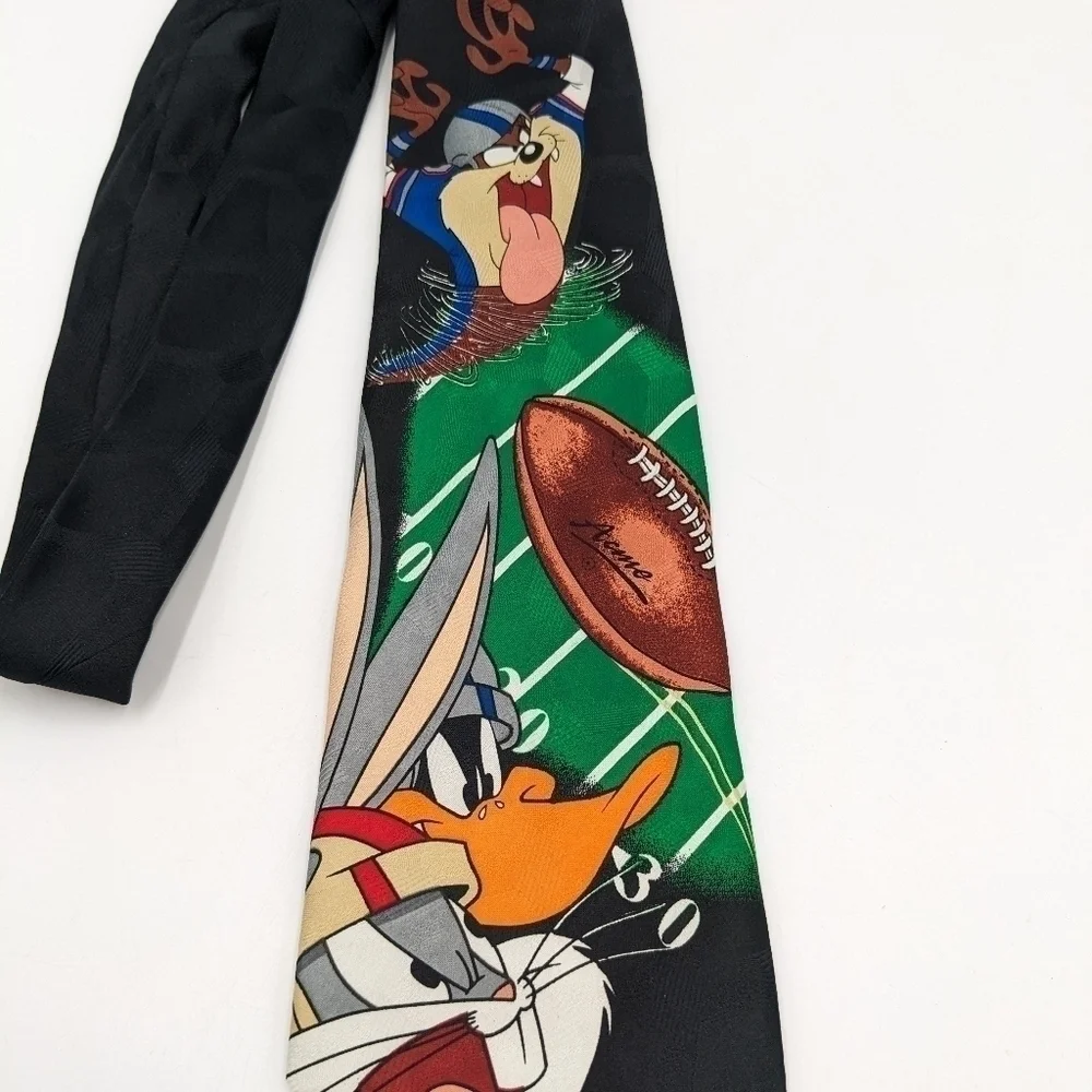 Warner Bro. Looney Tunes Mania Football Tasmanian Devil Bugs Bunny Necktie Tie